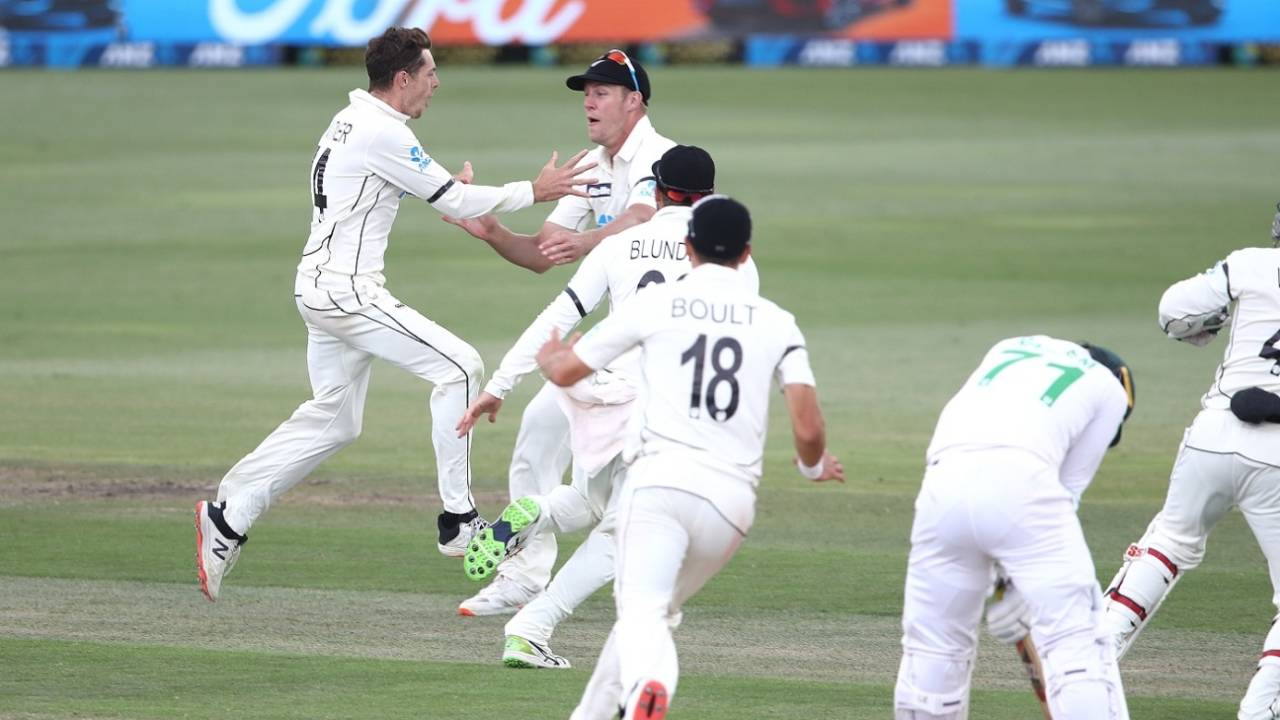 The New Zealand players all wanted a piece of Mitchell Santner after he took the match-winning catch, New Zealand vs Pakistan, 1st Test, Mount Maunganui, Day 5, December 30 2020

