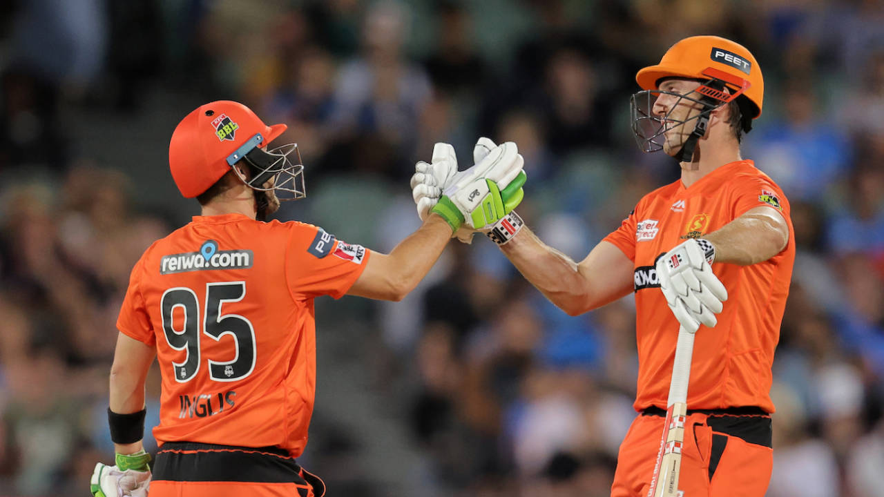 Josh Inglis and Mitchell Marsh celebrate Perth Scorchers' win, Adelaide Strikers vs Perth Scorchers, BBL 2020-21, Adelaide, December 31, 2020