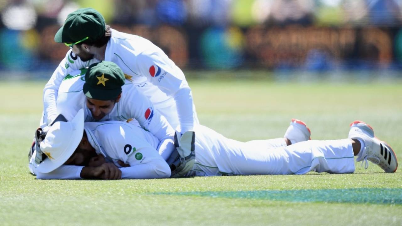 Haris Sohail's reflexes at slip helped dismiss Tom Latham, New Zealand v Pakistan, 2nd Test, Christchurch, 2nd day, January 4, 2021
