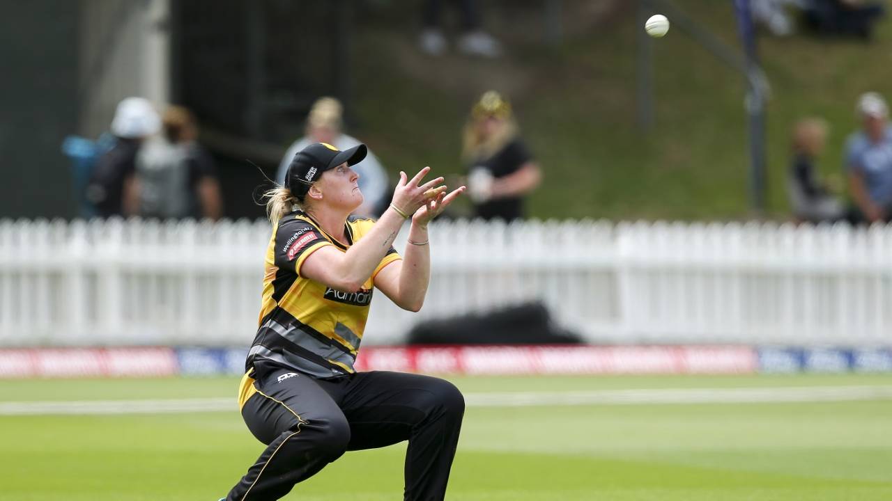 Rebecca Burns looks to take a catch, Wellington women v Northern Districts women, Super Smash, Wellington, January 9, 2021