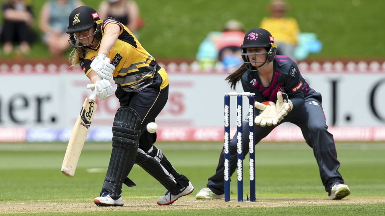 Leigh Kasperek bats with AM Ewart behind the stumps, Wellington women v Northern Districts women, Super Smash, Wellington, January 9, 2021