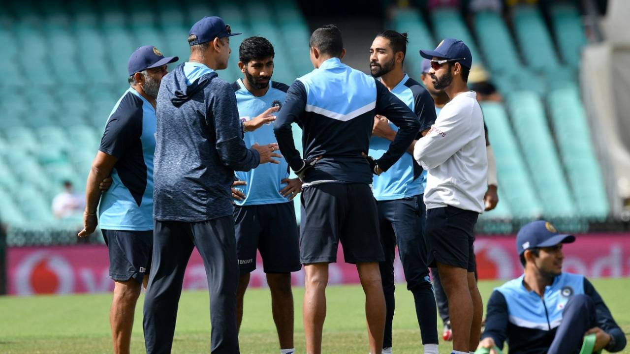 Ravi Shastri and other members of the team management speak to the fast-bowling group, Sydney, January 8, 2021