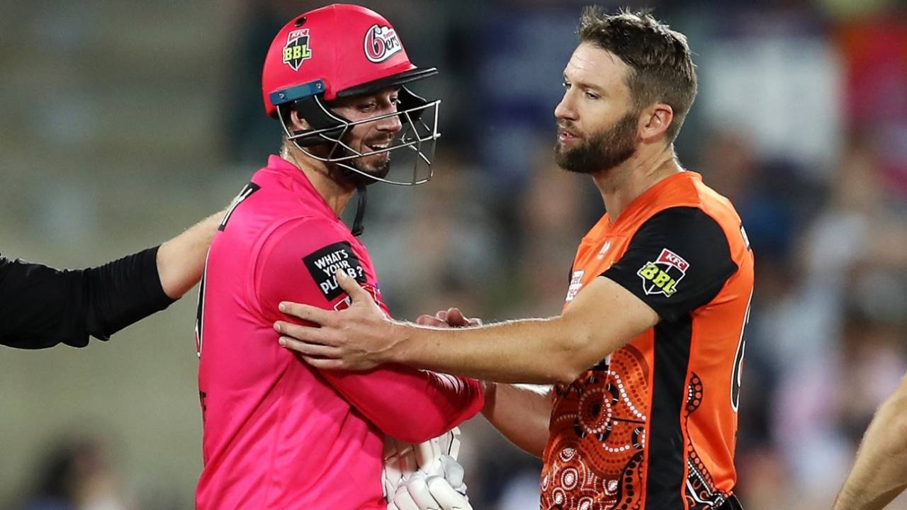 James Vince and Andrew Tye shake hands after Sydney Sixers' win, Sydney Sixers vs Perth Scorchers, BBL 2020-21 Qualifier, Canberra, January 30, 2021