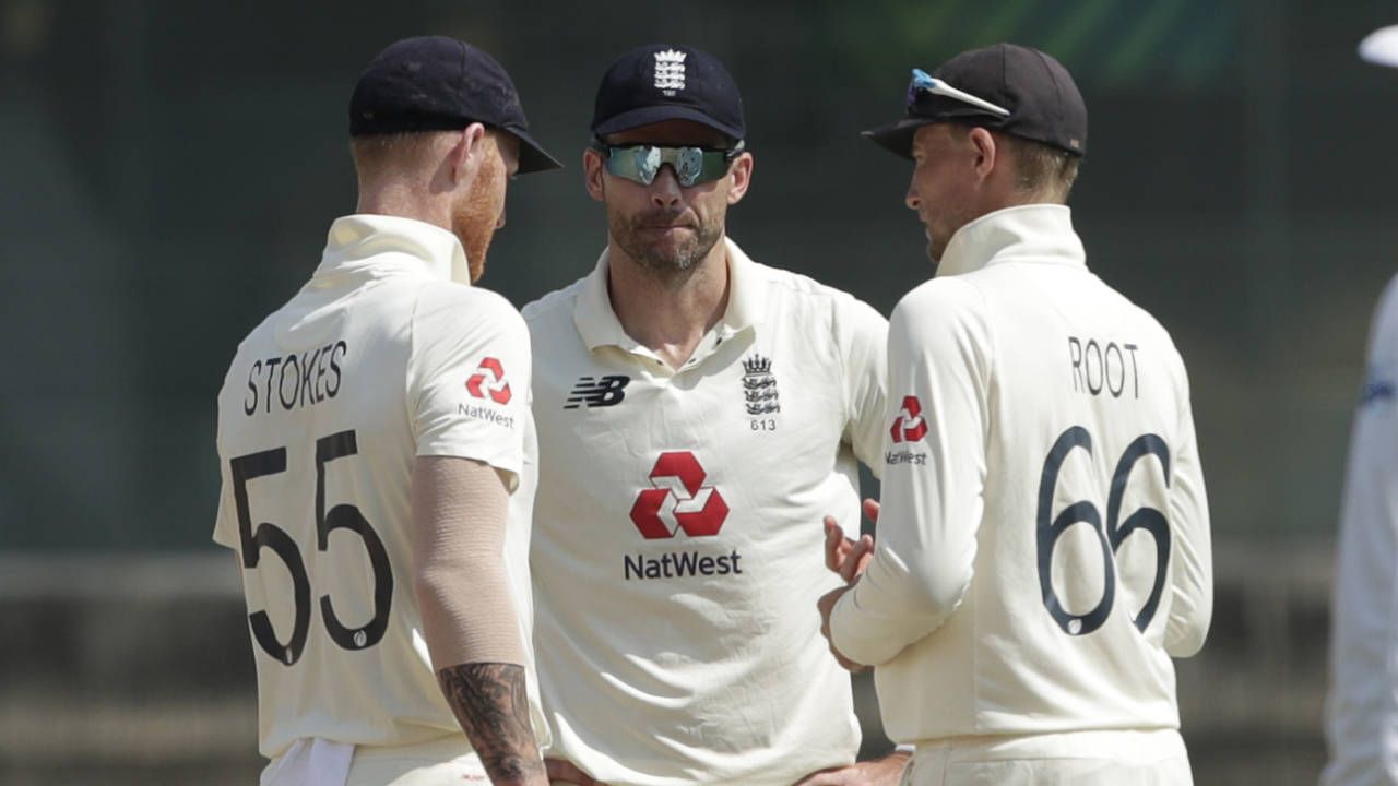 Ben Stokes, James Anderson and Joe Root - presumably - talk tactics, India vs England, 1st Test, Chennai, 4th day, February 8, 2021