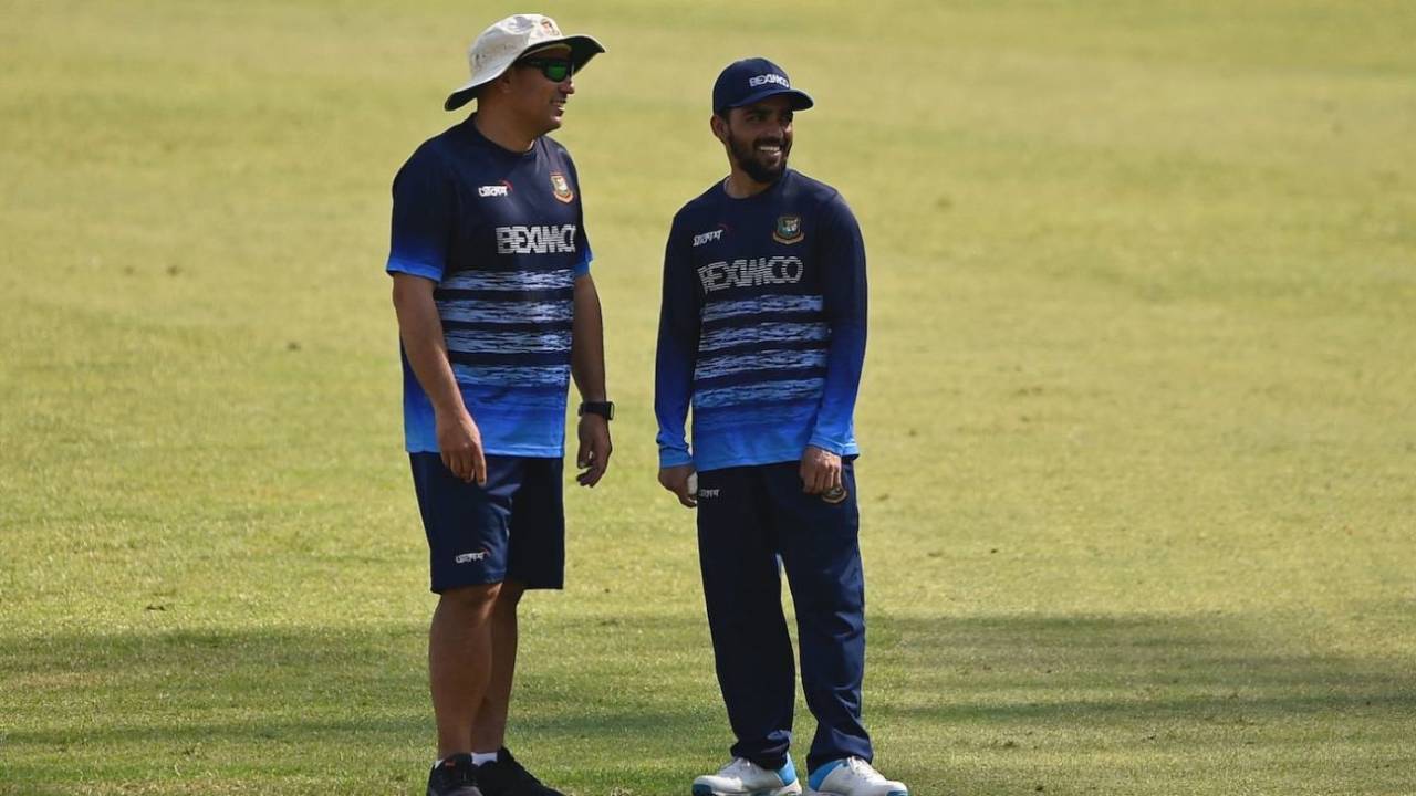 Russell Domingo and Mominul Haque find a reason to smile while training, Dhaka, February 9, 2021