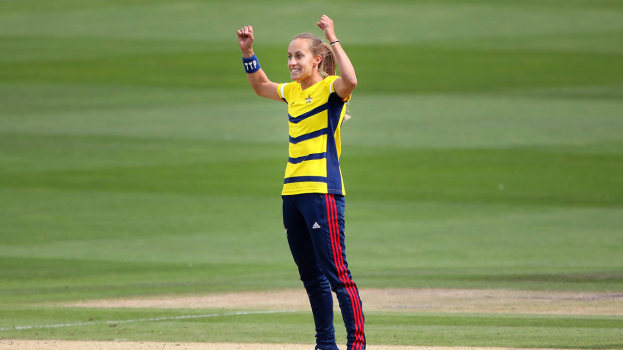 Tash Farrant reacts, South East Stars vs Southern Vipers, Rachael Heyhoe Flint Trophy, The Oval, September 19, 2020