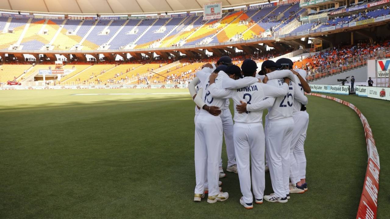 The Indian team get into a huddle, India vs England, 3rd Test, Ahmedabad, Day 2, February 25, 2021