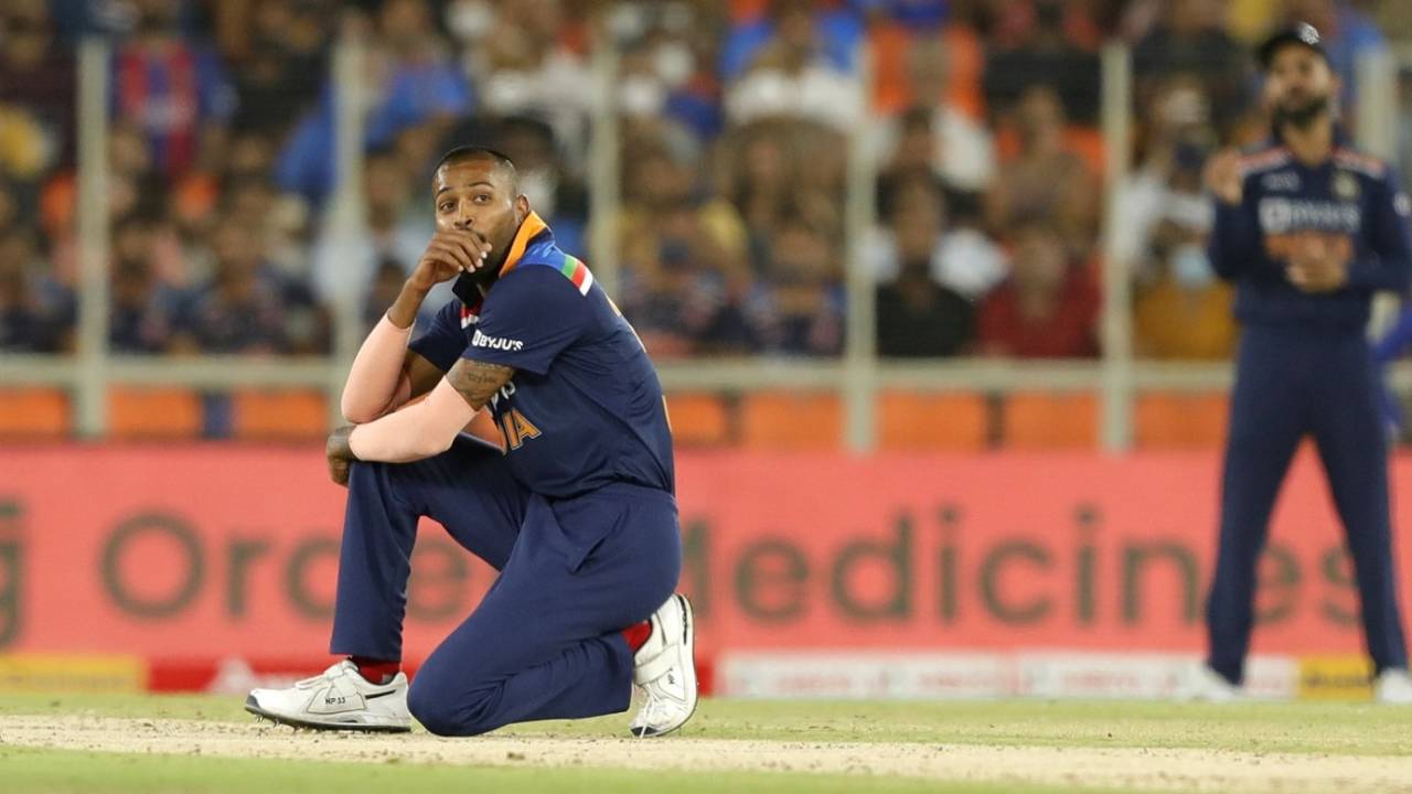 Hardik Pandya reacts in the field, India vs England, 2nd T20I, Ahmedabad, March 14, 2021