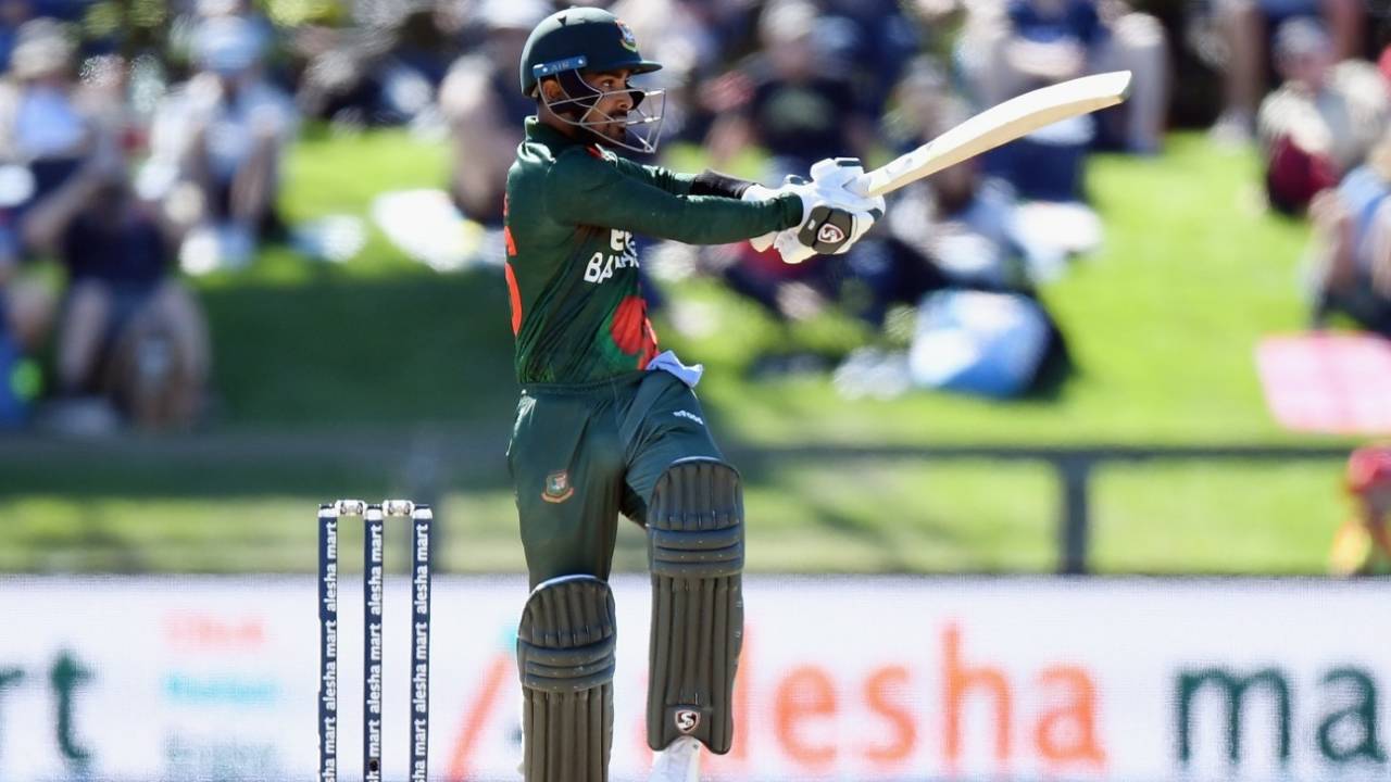 Liton Das' pull was taken at square leg, New Zealand vs Bangladesh, 2nd ODI, Christchurch, March 23, 2021