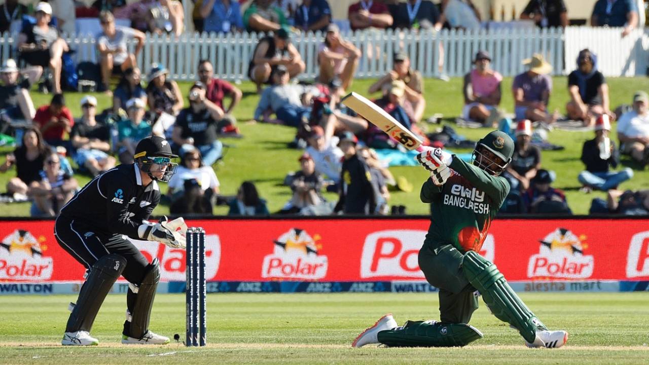 Tamim Iqbal sweeps one over backward square leg, New Zealand vs Bangladesh, 2nd ODI, Christchurch, March 23, 2021