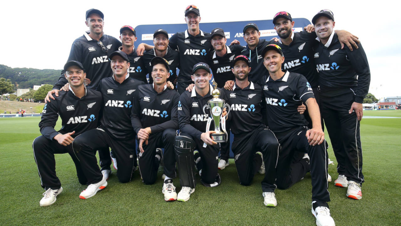 New Zealand are all smiles as they pose with the trophy, New Zealand vs Bangladesh, 3rd ODI, Wellington, March 26, 2021