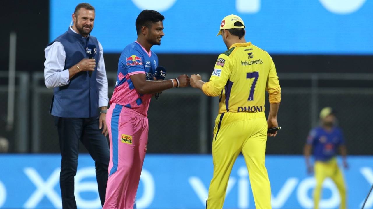 Sanju Samson and MS Dhoni at the toss, Chennai Super Kings vs Rajasthan Royals, IPL 2021, Mumbai, April 19, 2021