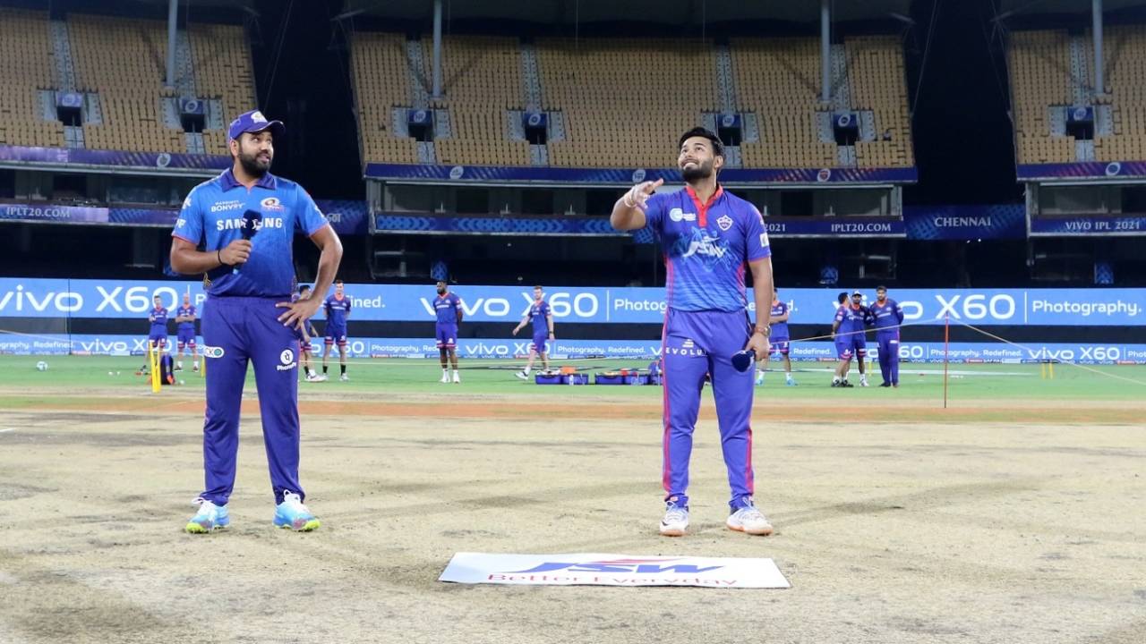 Rohit Sharma and Rishabh Pant at the toss, Delhi Capitals vs Mumbai Indians, IPL 2021, Chennai, April 20, 2021