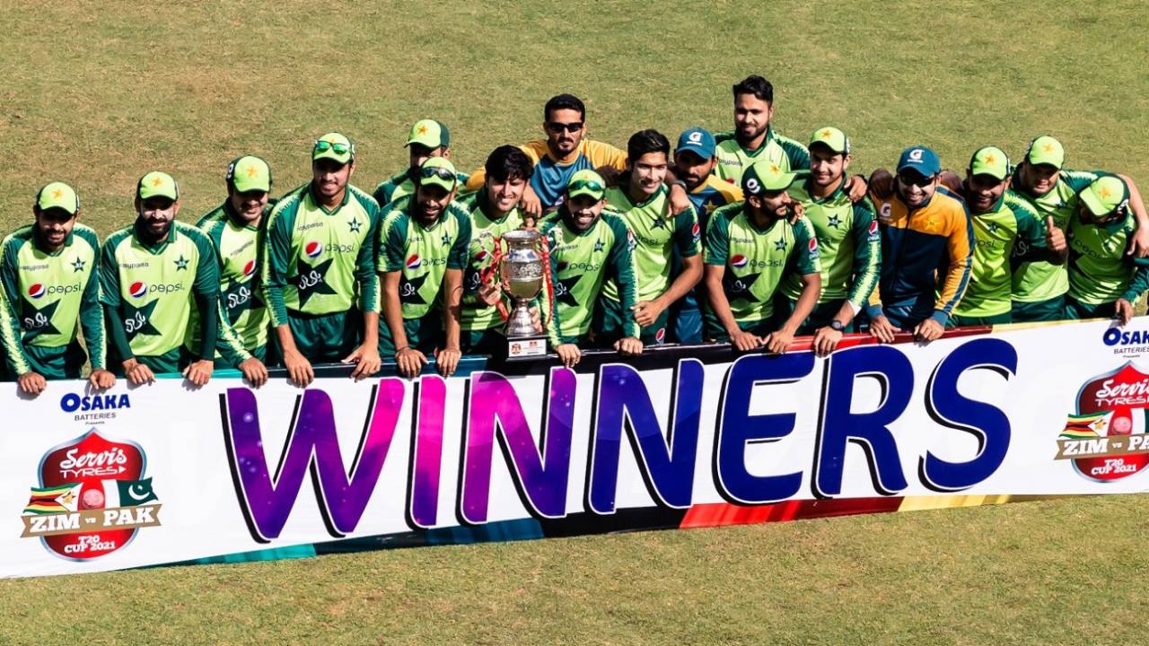 The Pakistan players celebrate with the series trophy, Zimbabwe vs Pakistan, 3rd T20I, Harare, April 25, 2021