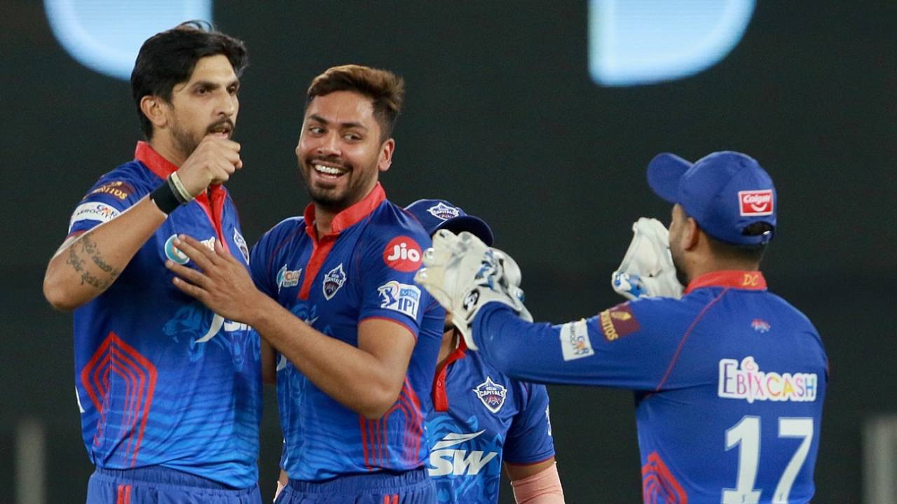 Ishant Sharma, Avesh Khan and Rishabh Pant celebrate a wicket, Delhi Capitals vs Royal Challengers Bangalore, IPL 2021, Ahmedabad, April 27, 2021