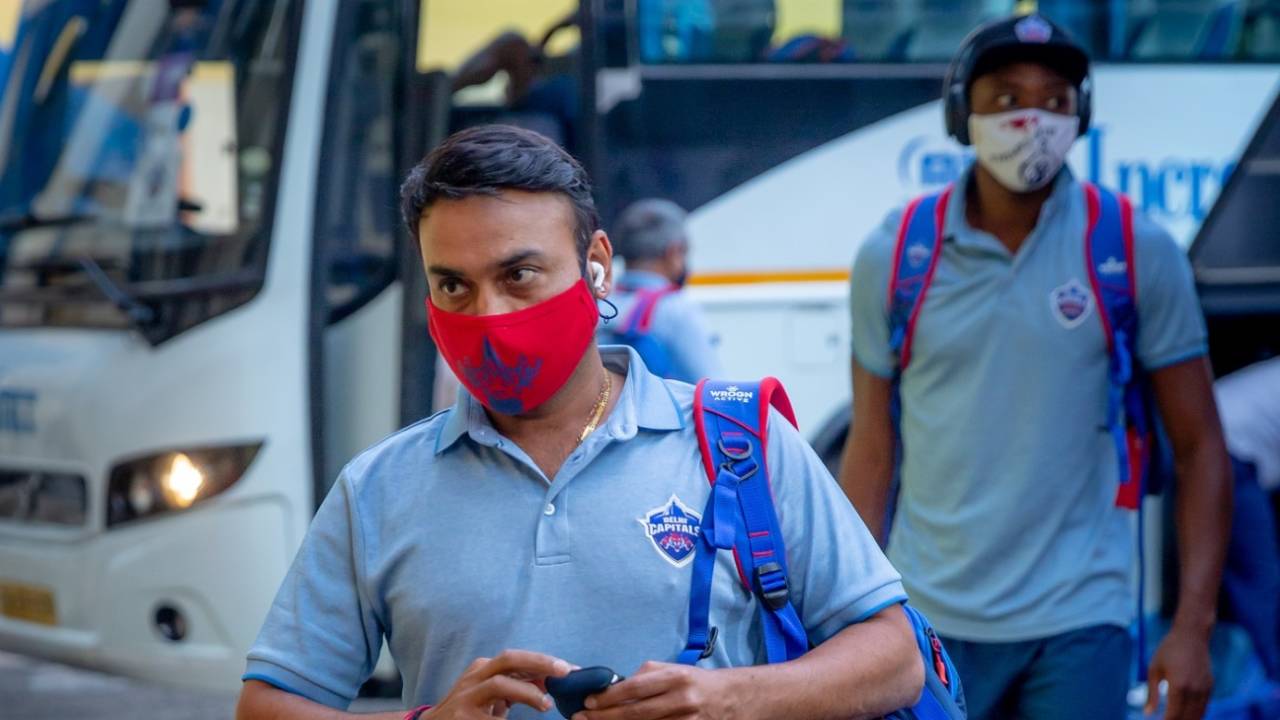 Amit Mishra of Delhi Capitals arrives for the match against Mumbai Indians, Chennai, April 20, 2021