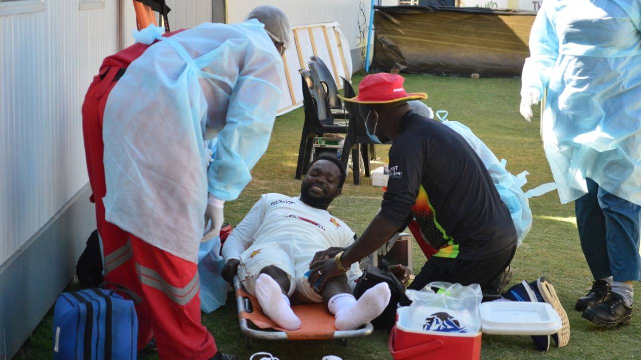 Roy Kaia copped a blow to his left knee while fielding at short leg, Zimbabwe vs Pakistan, 2nd Test, Harare, 1st day, May 7, 2021