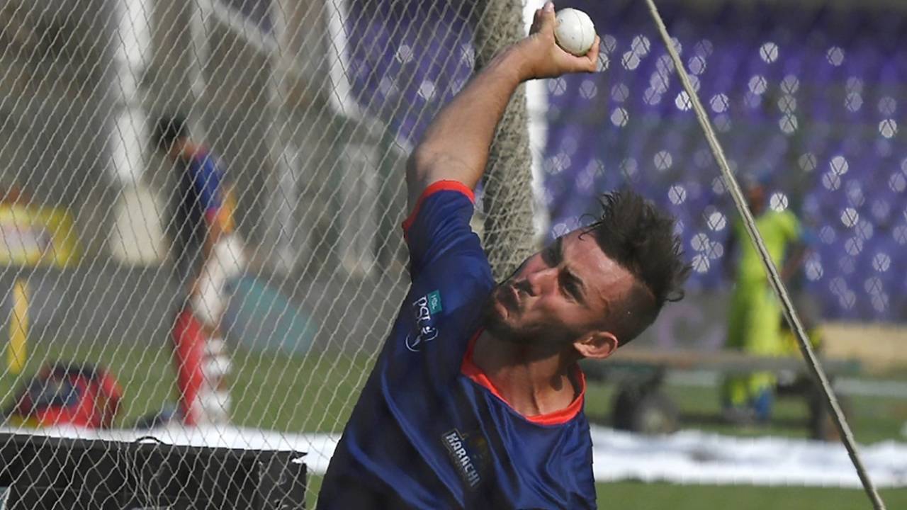 Aaron Summers bowls during a Karachi Kings training session, Karachi, March 8, 2019