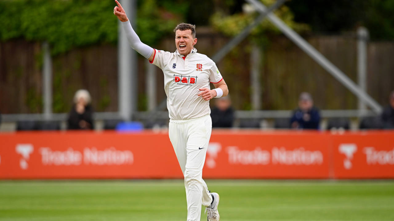 Peter Siddle had an immediate impact, Essex vs Warwickshire, LV= Insurance Championship, Chelmsford, 1st day, May 20, 2021