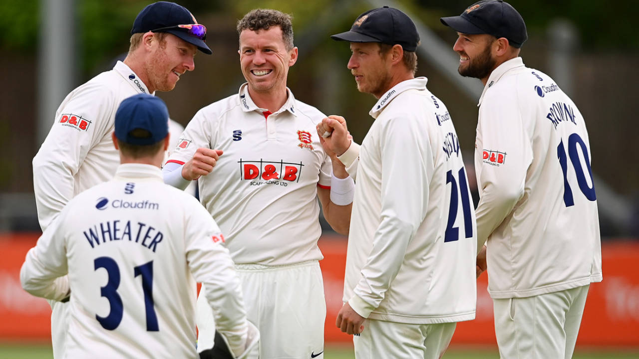 Peter Siddle enjoyed the conditions on a damp day in Chelmsford, Essex vs Warwickshire, LV= Insurance Championship, Chelmsford, 1st day, May 20, 2021