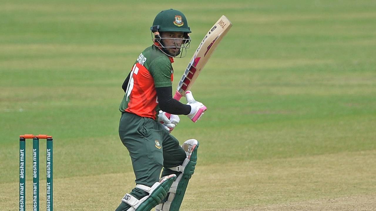 Mushfiqur Rahim plays away towards third man, Bangladesh vs Sri Lanka, 2nd ODI, Dhaka, May 25, 2021