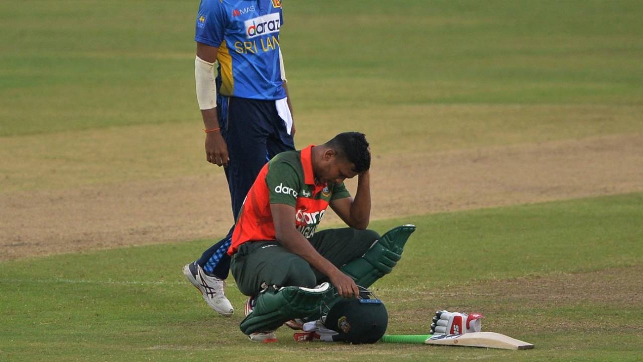 Mohammad Saifuddin reacts after being hit on the head while batting, Bangladesh vs Sri Lanka, 2nd ODI, Dhaka, May 25, 2021