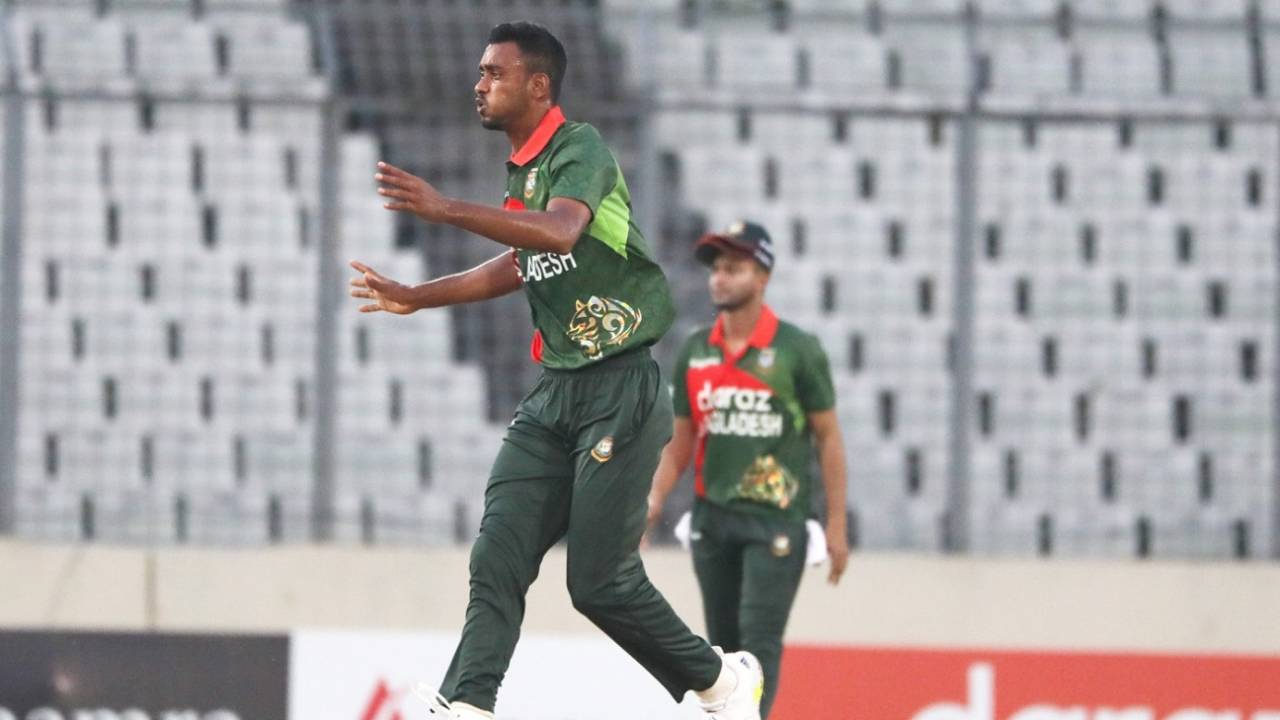 Shoriful Islam reacts in the field, Bangladesh vs Sri Lanka, 2nd ODI, Dhaka, May 25, 2021