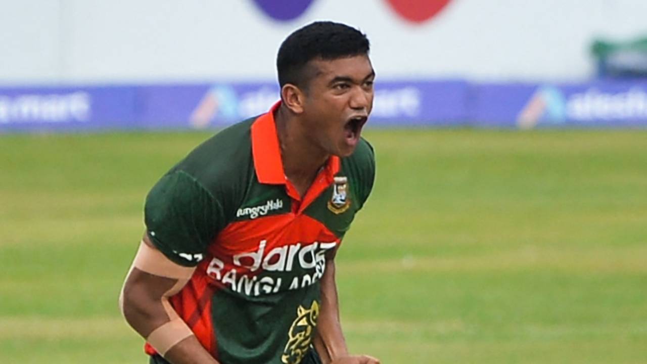 Taskin Ahmed is pumped after picking up two wickets in one over, Bangladesh vs Sri Lanka, 3rd ODI, Dhaka, May 28, 2021