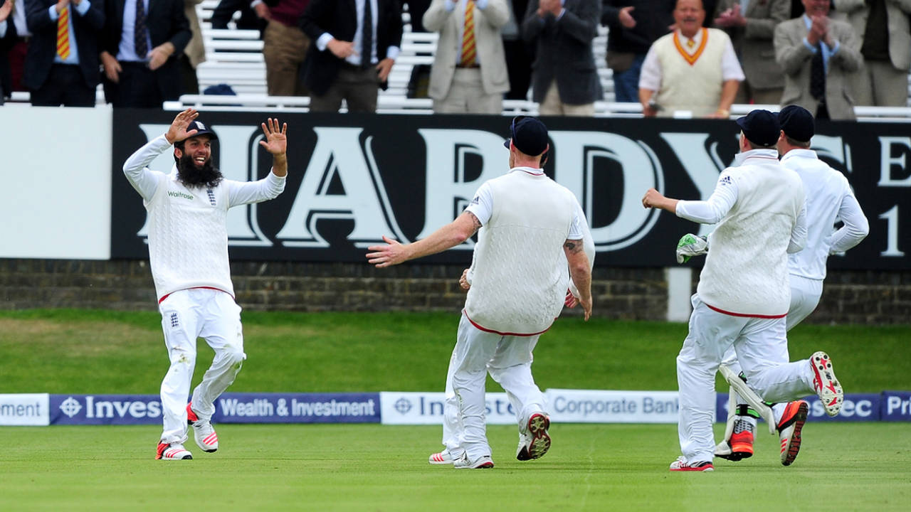 England celebrate after Moeen Ali takes the winning catch at third man&nbsp;&nbsp;&bull;&nbsp;&nbsp;Getty Images