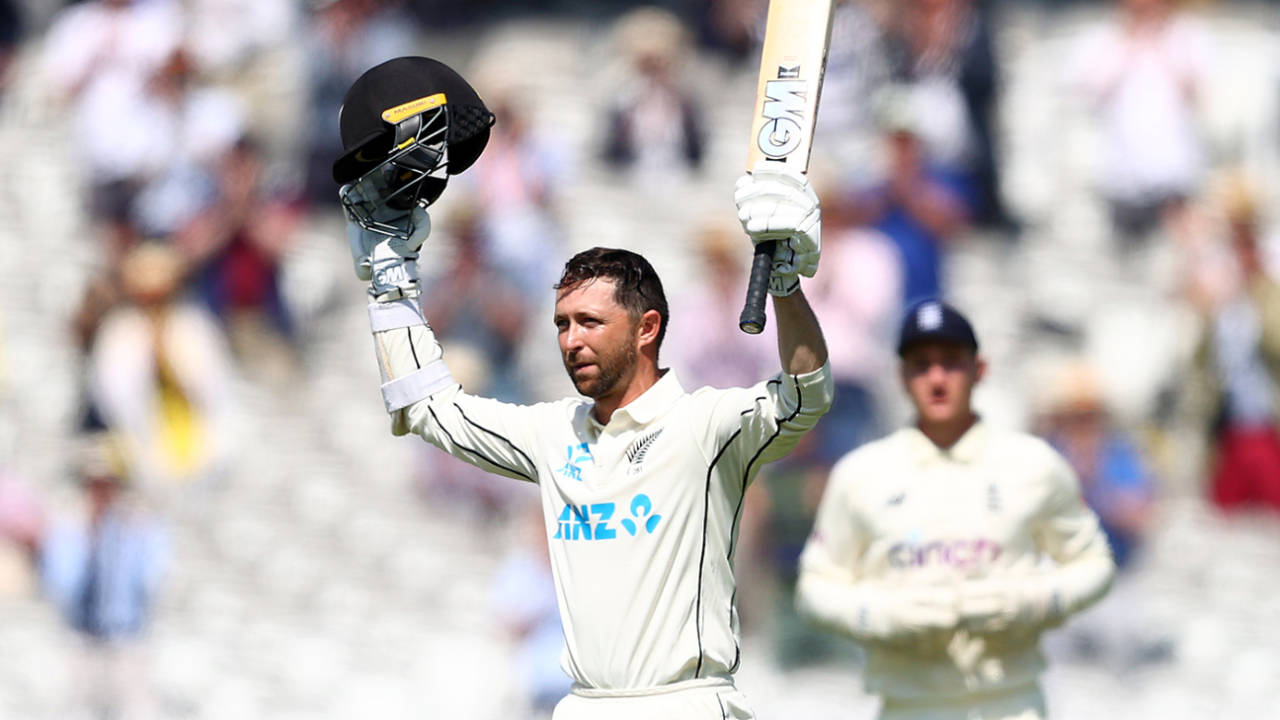 Devon Conway soaks in the applause for his double-hundred on debut, 1st LV= Insurance Test, England vs New Zealand, 2nd day, Lord's, June 3, 2021