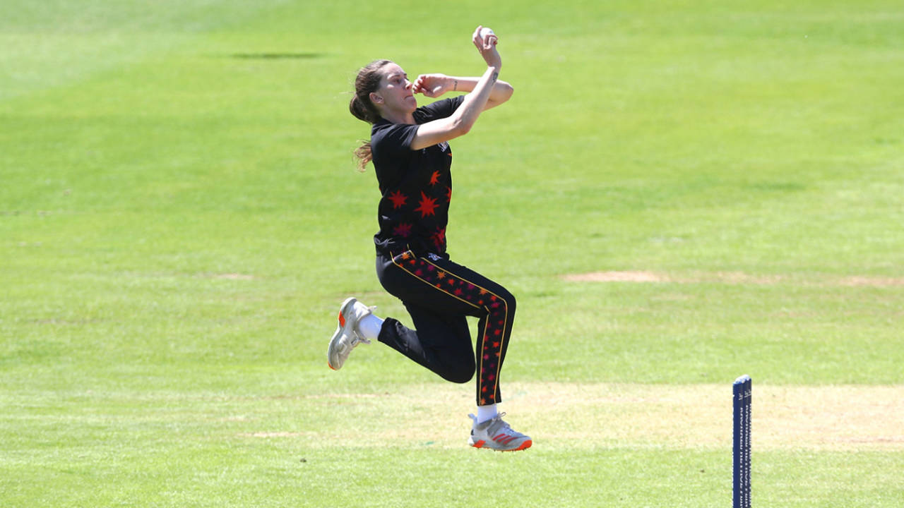 Emily Arlott took a hat-trick, Rachael Heyhoe Flint Trophy, Southern Vipers vs Central sparks, Hove, June 5 2021
