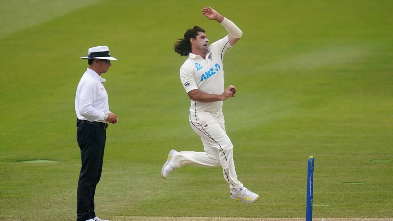 Colin de Grandhomme in full flow, England vs New Zealand, 1st Test, Lord's, 5th day, June 6, 2021
