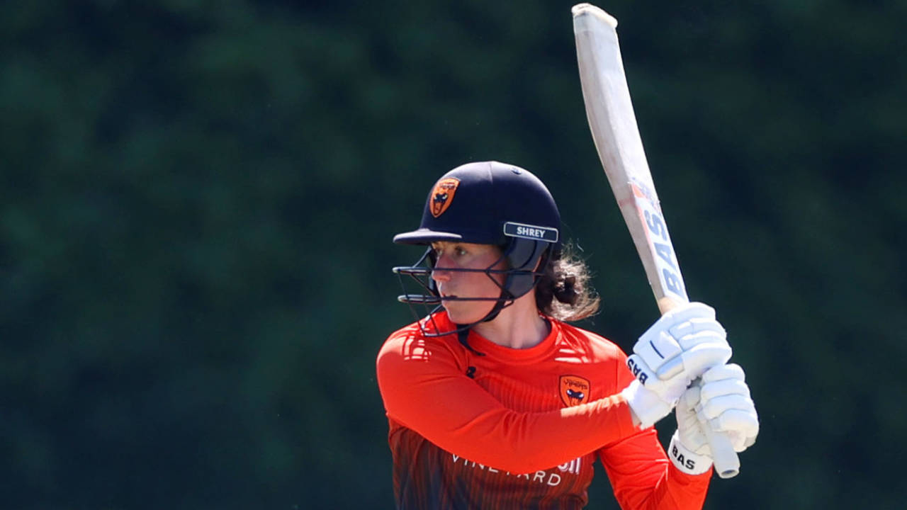 Georgia Elwiss led the way for Vipers with her century&nbsp;&nbsp;&bull;&nbsp;&nbsp;Getty Images