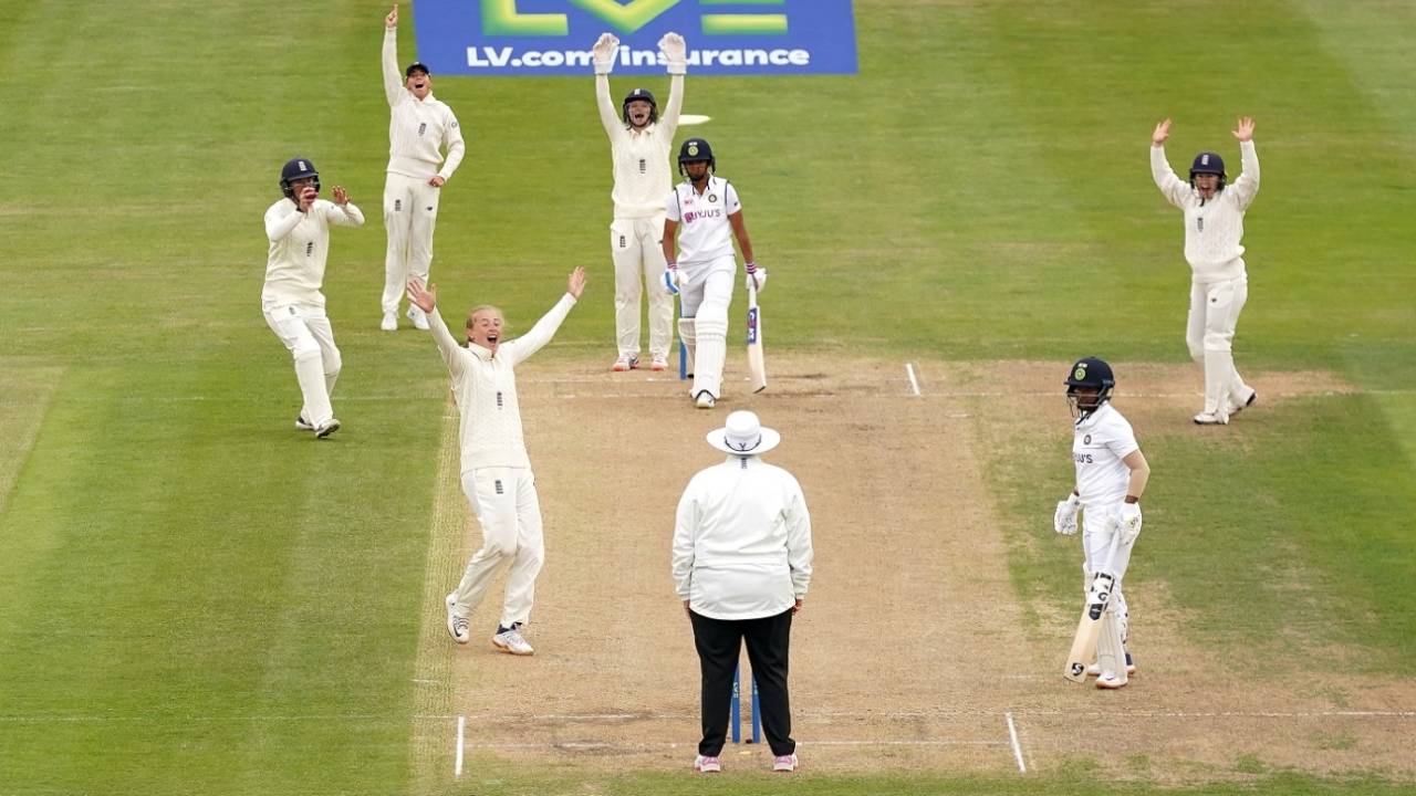 Sophie Ecclestone traps Harmanpreet Kaur for 4, England v India, only Women's Test, Bristol, 3rd day, June 18, 2021