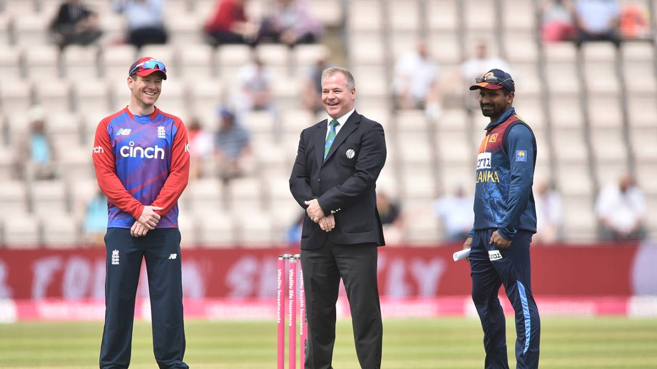 Eoin Morgan, Phil Whitticase and Kusal Perera at the toss, England vs Sri Lanka, 3rd T20I, Southampton, June 26, 2021