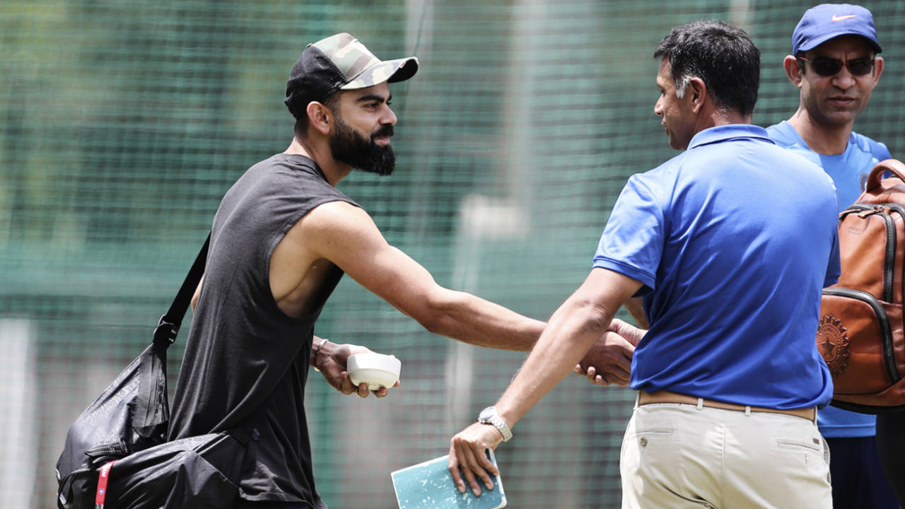 नवंबर के अंत से न्यूज़ीलैंड के भारत दौरे से राहुल द्रविड़ संभाल सकते हैं पदभार&nbsp;&nbsp;&bull;&nbsp;&nbsp;Aijaz Rahi/Associated Press