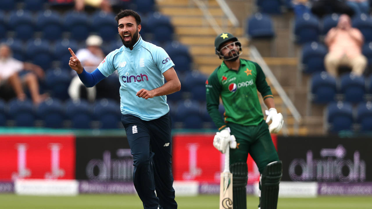 Saqib Mahmood celebrates his fourth, England vs Pakistan, Cardiff, 1st ODI, July 8, 2021