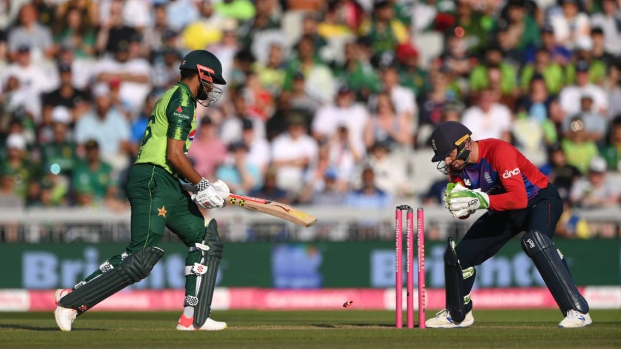 Jos Buttler stumps Babar Azam to dent Pakistan's progress, England vs Pakistan, 3rd T20I, Old Trafford, July 20, 2021