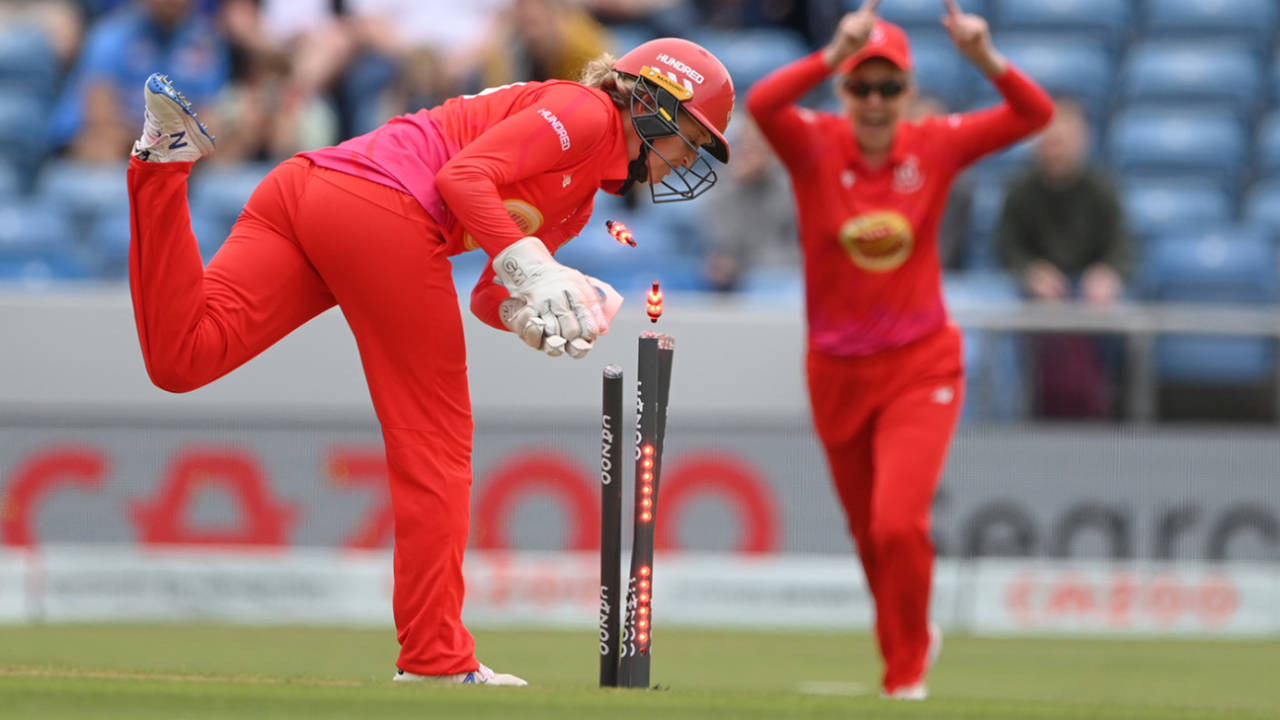 Sarah Taylor completes a run-out, Northern Superchargers vs Welsh Fire, Women's Hundred, Headingley, July 24, 2021