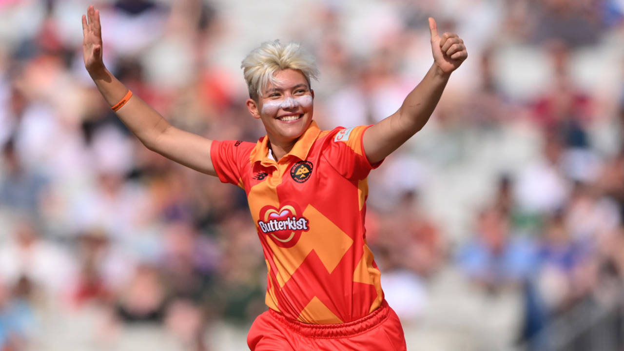 Issy Wong celebrates a wicket&nbsp;&nbsp;&bull;&nbsp;&nbsp;Getty Images