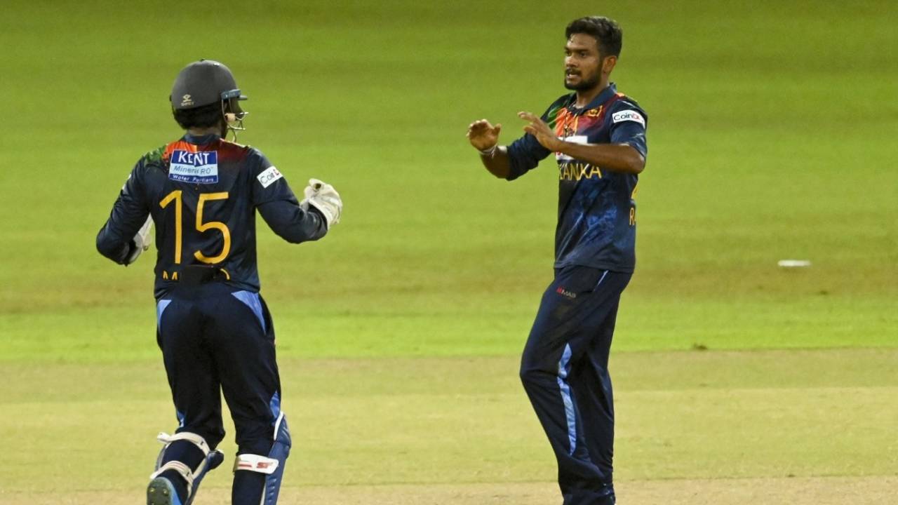 Ramesh Mendis celebrates with Minod Bhanuka after the dismissal of Devdutt Padikkal, Sri Lanka vs India, 3rd T20I, Colombo, July 29, 2021