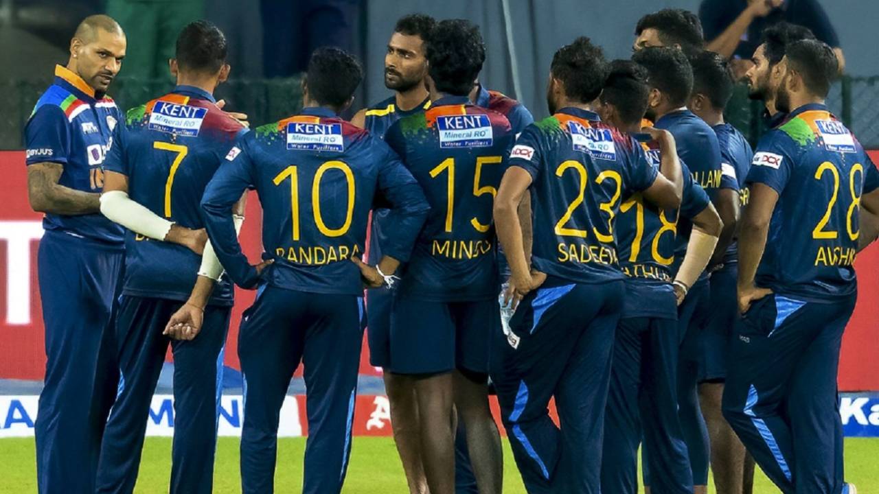 The Sri Lanka players are all ears as Shikhar Dhawan has a word with them, Sri Lanka vs India, 3rd T20I, Colombo, July 29, 2021
