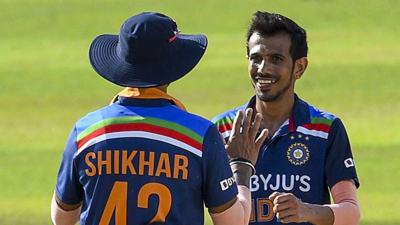 Yuzvendra Chahal celebrates a wicket with Shikhar Dhawan, Colombo, July 20, 2021

