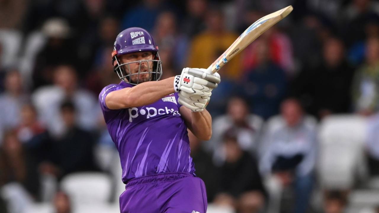 Chris Lynn climbs into a fierce pull shot, Northern Superchargers vs Oval Invincibles, Men's Hundred 2021, Headingley, July 21, 2021