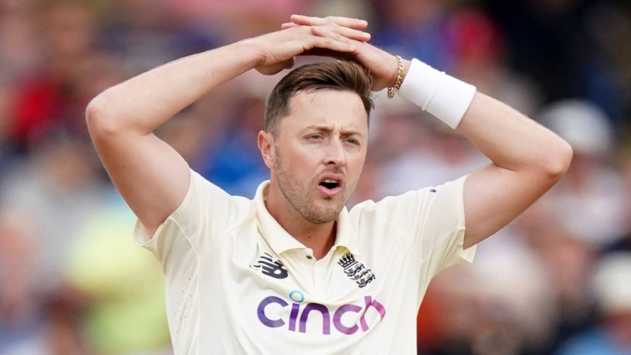 Ollie Robinson reacts to a close call for India's openers, England vs India, 1st Test, Nottingham, 2nd day, August 5, 2021
