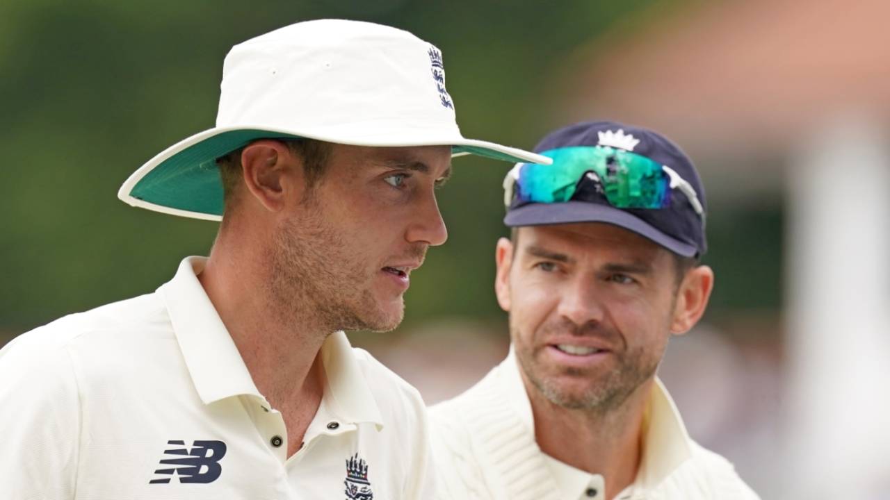 Stuart Broad and James Anderson have a chat, England vs India, 1st Test, Nottingham, 2nd day, August 5, 2021