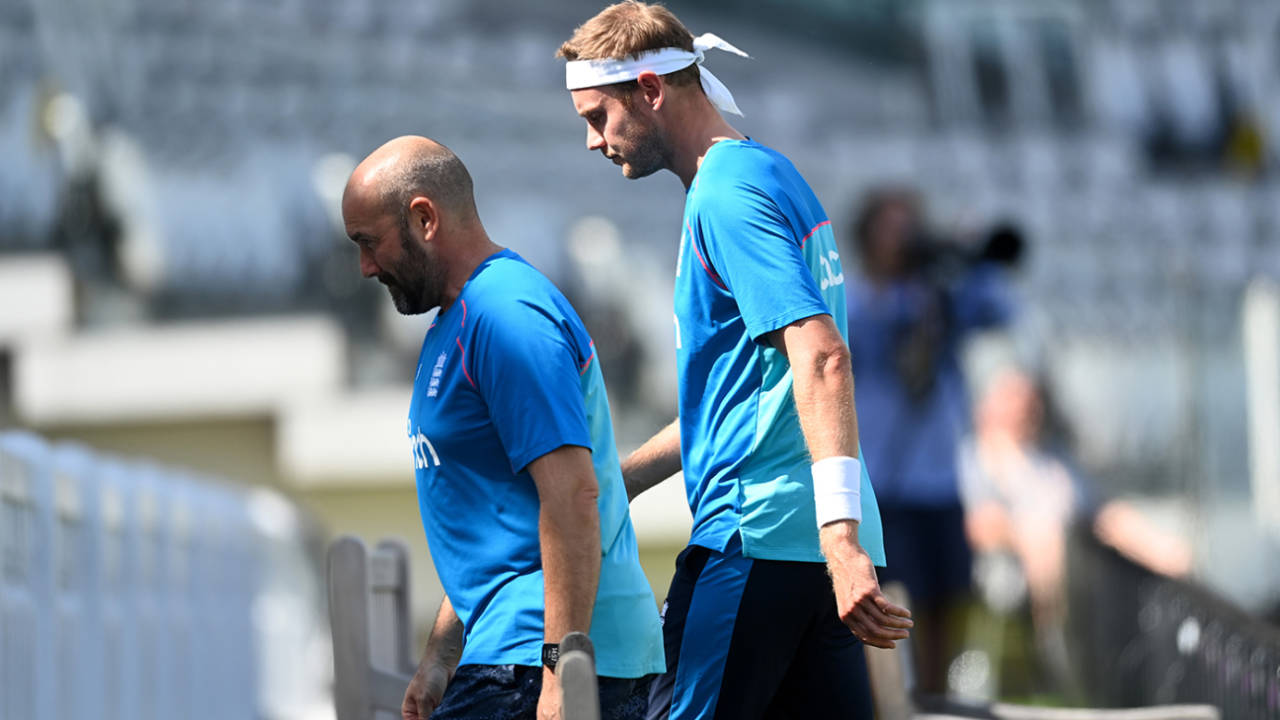 Stuart Broad heads to the dressing room after injuring his calf at training&nbsp;&nbsp;&bull;&nbsp;&nbsp;Getty Images