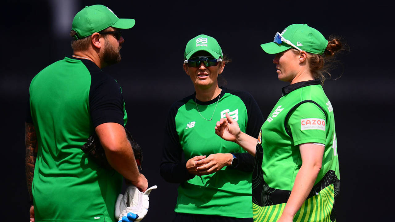Southern Brave's brains trust: Charlotte Edwards and Anya Shrubsole with batting coach Ash Wright&nbsp;&nbsp;&bull;&nbsp;&nbsp;Getty Images