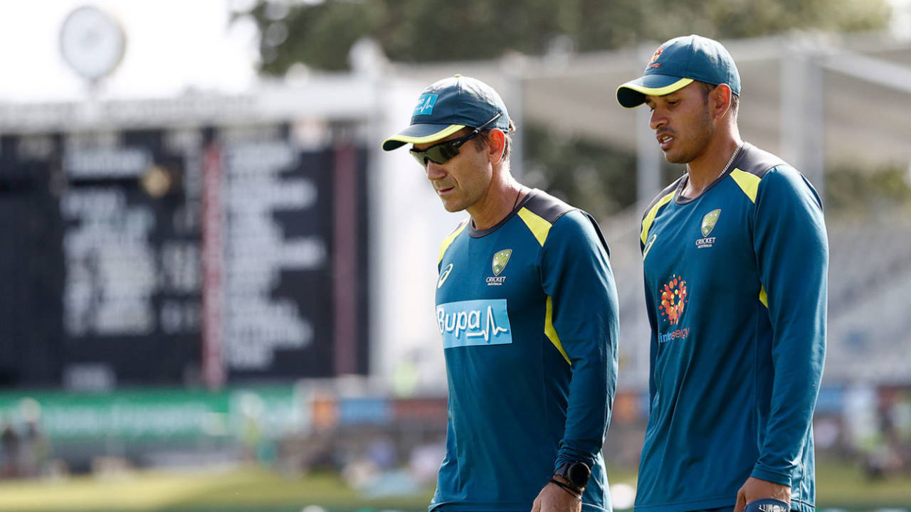 Justin Langer talks with Usman Khawaja, Australia vs Sri Lanka, 2nd Test, Canberra, February 4, 2019