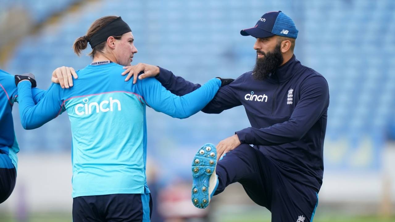Rory Burns and Moeen Ali engage in some stretching, Headingley, August 23, 2021